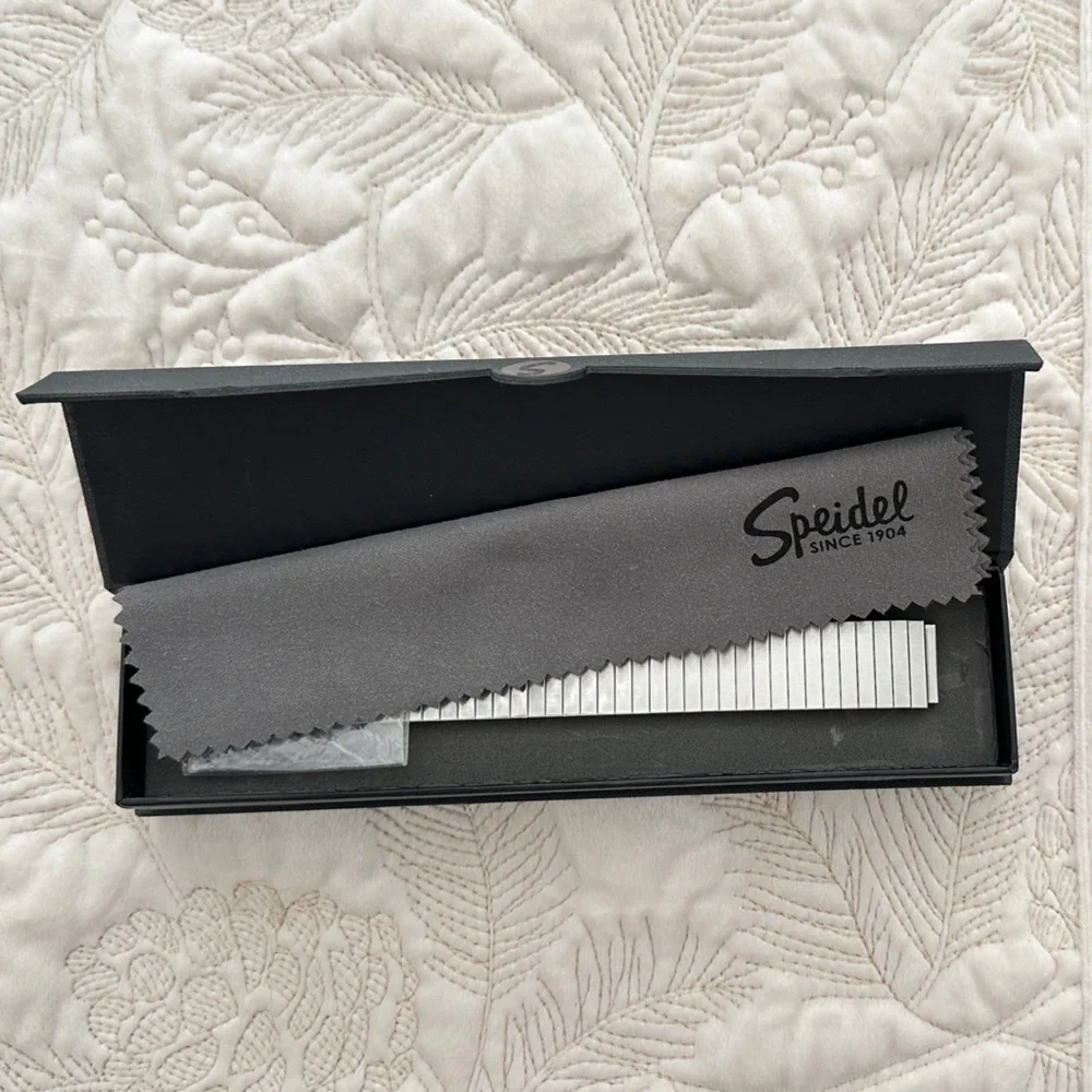 Speidel Silver Watch Band in Original Box with Cleaning Cloth - Picture 7 of 7